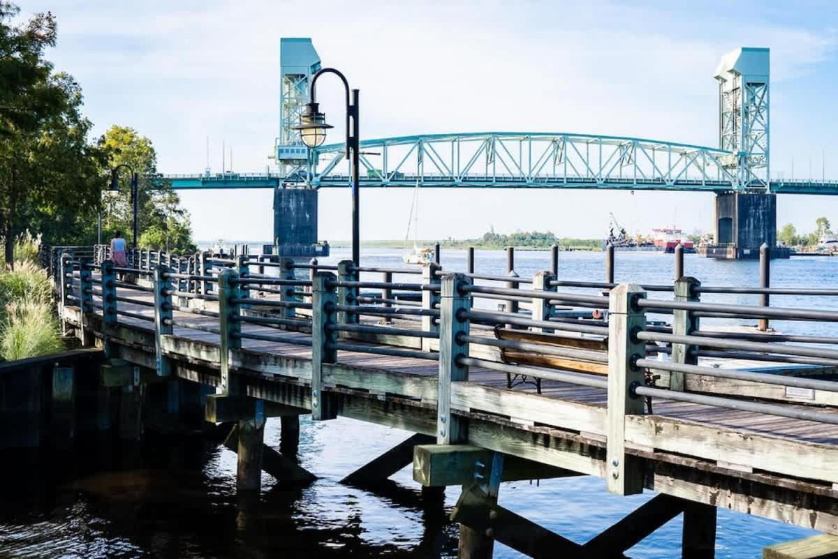 Riverwalk 118 - River & Battleship Views Wilmington Esterno foto